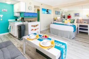 Beautifully Remodeled Studio in the Aloha Surf in Waikiki - 15th Floor - Mountain and Partial Ocean Views